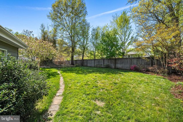 8508 CROWLEY PL, Alexandria, VA 22308