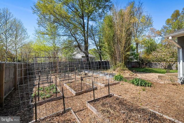 8508 CROWLEY PL, Alexandria, VA 22308