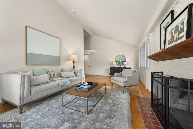8508 CROWLEY PL, Alexandria, VA 22308