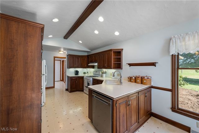 2116 Prysi Road NW, Sugarcreek, OH 44681