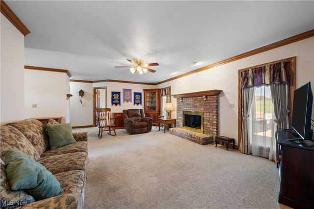 2116 Prysi Road NW, Sugarcreek, OH 44681