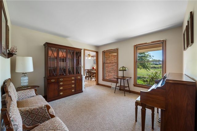 2116 Prysi Road NW, Sugarcreek, OH 44681