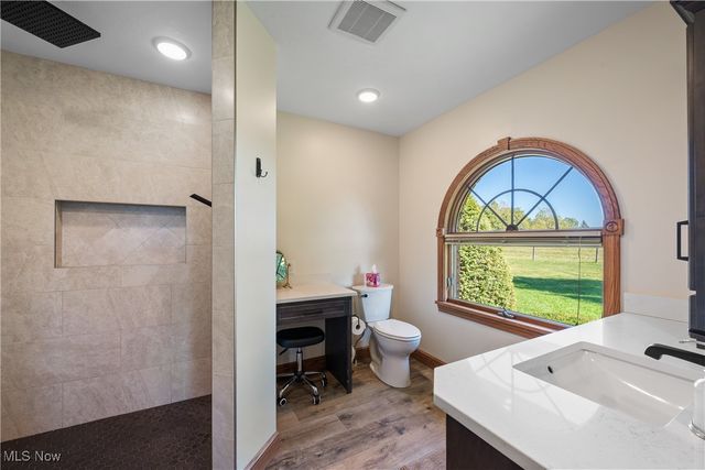 2116 Prysi Road NW, Sugarcreek, OH 44681