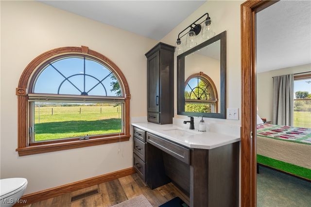 2116 Prysi Road NW, Sugarcreek, OH 44681