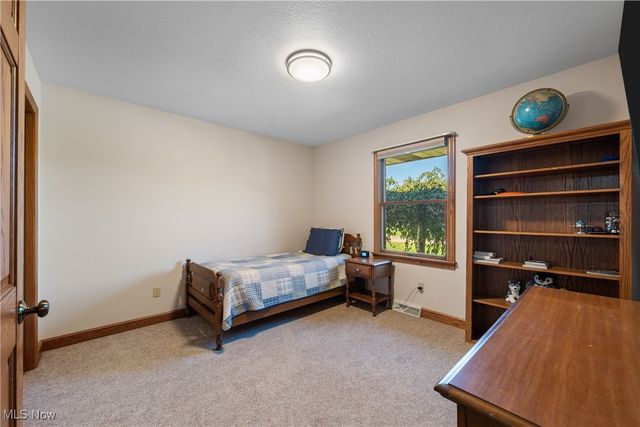 2116 Prysi Road NW, Sugarcreek, OH 44681