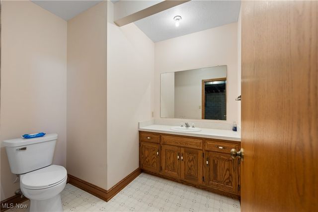 2116 Prysi Road NW, Sugarcreek, OH 44681