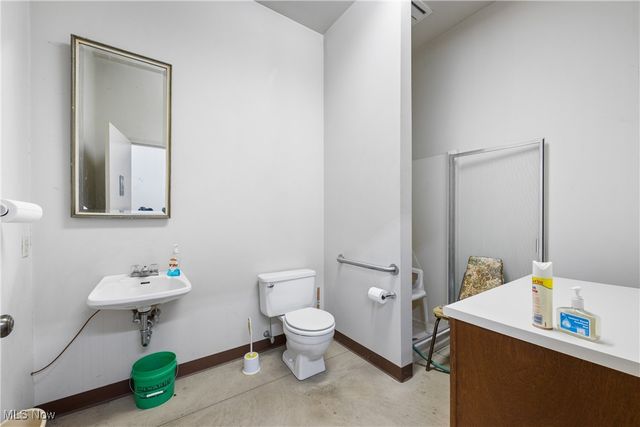 2116 Prysi Road NW, Sugarcreek, OH 44681