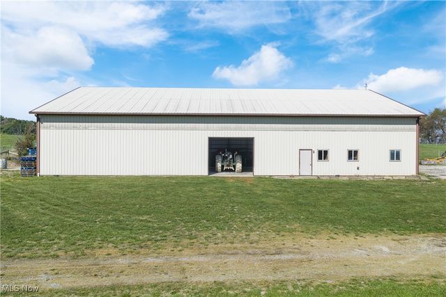 2116 Prysi Road NW, Sugarcreek, OH 44681