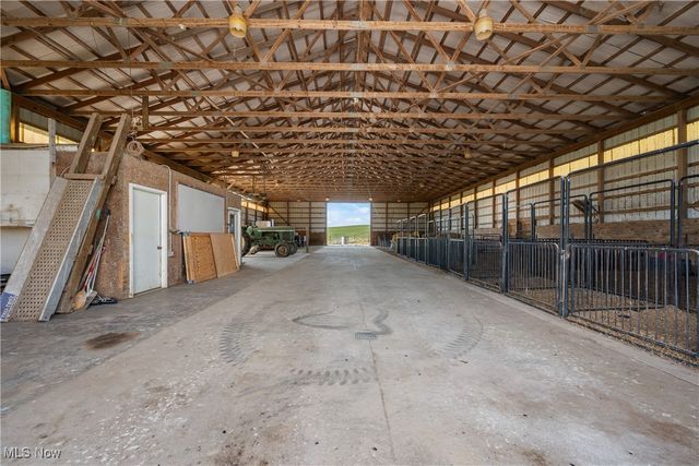 2116 Prysi Road NW, Sugarcreek, OH 44681