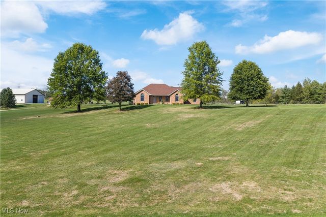 2116 Prysi Road NW, Sugarcreek, OH 44681