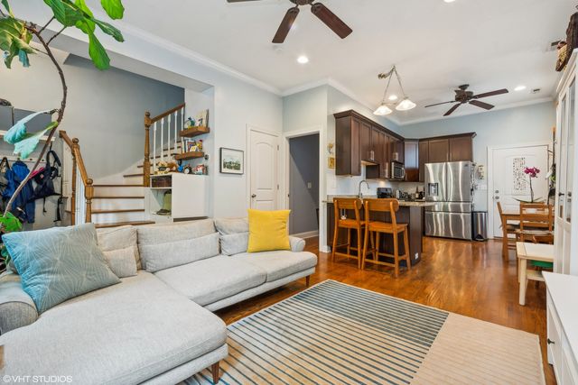 1025 N Wood Street 2F, Chicago, IL 60622