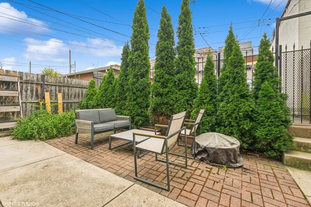 1025 N Wood Street 2F, Chicago, IL 60622