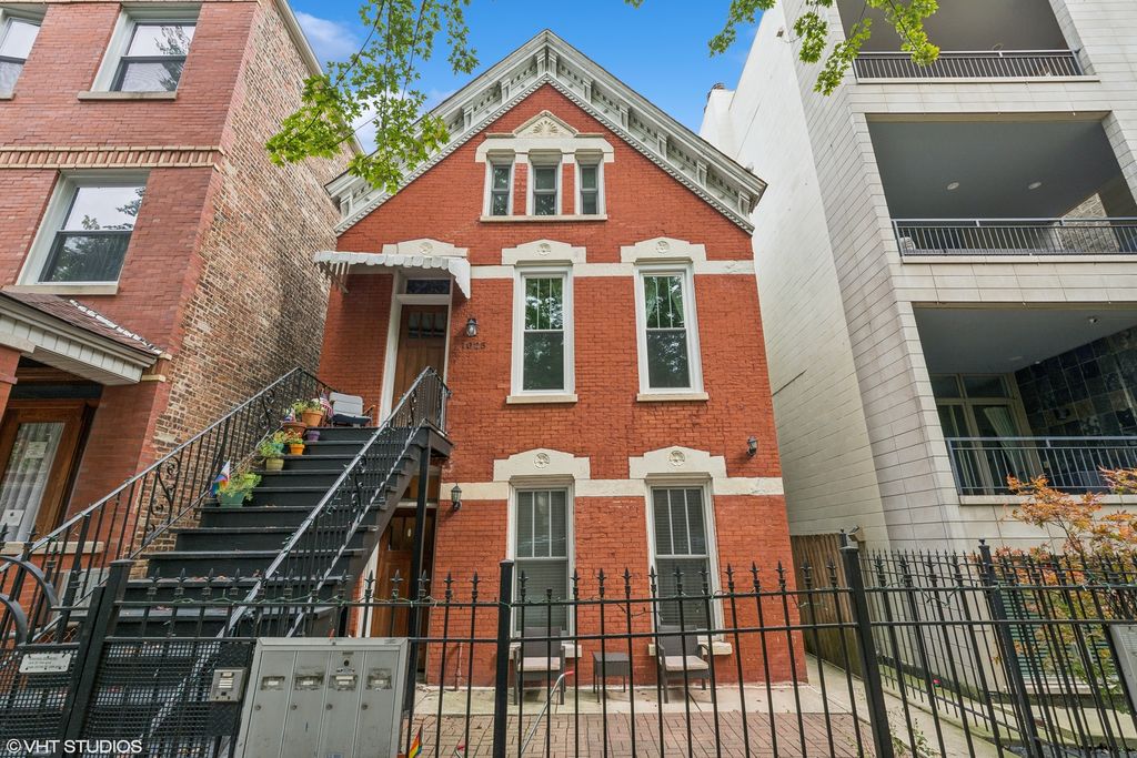 1025 N Wood Street 2F, Chicago, IL 60622