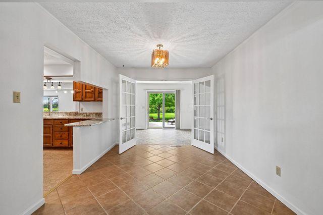 676 Fairlawn Drive, Circleville, OH 43113