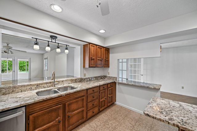 676 Fairlawn Drive, Circleville, OH 43113