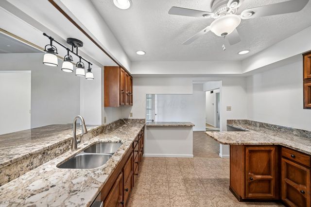 676 Fairlawn Drive, Circleville, OH 43113
