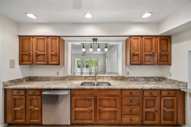 676 Fairlawn Drive, Circleville, OH 43113