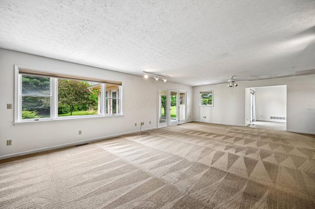 676 Fairlawn Drive, Circleville, OH 43113