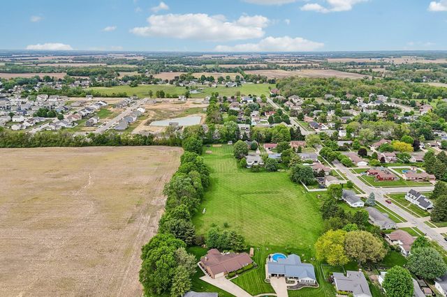 676 Fairlawn Drive, Circleville, OH 43113