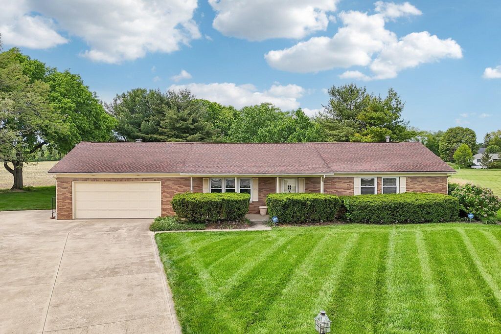 676 Fairlawn Drive, Circleville, OH 43113