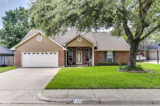 120 Driftwood Lane, Waxahachie, TX 75165