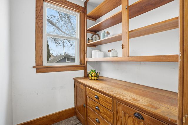 1901 W 16th Street, Davenport, IA 52804