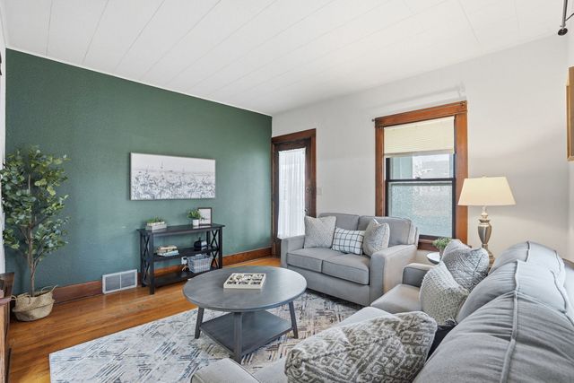 1901 W 16th Street, Davenport, IA 52804