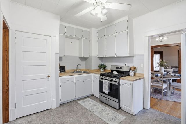 1901 W 16th Street, Davenport, IA 52804