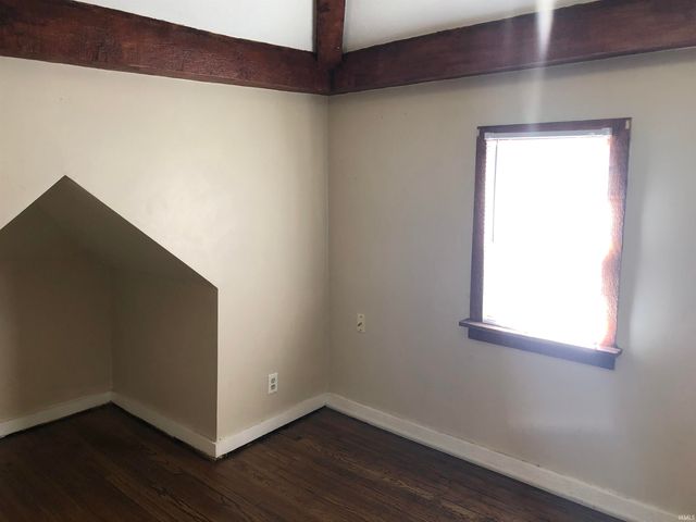 1004 W 6th Street, Mishawaka, IN 46544