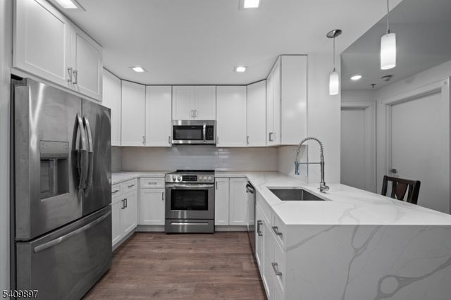 1 Carriage City Plz 1211, Rahway City, NJ 07065