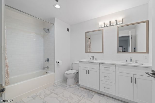 1 Carriage City Plz 1211, Rahway City, NJ 07065