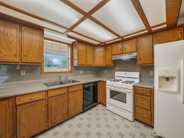 8611 N 100th Avenue W, Skiatook, OK 74070