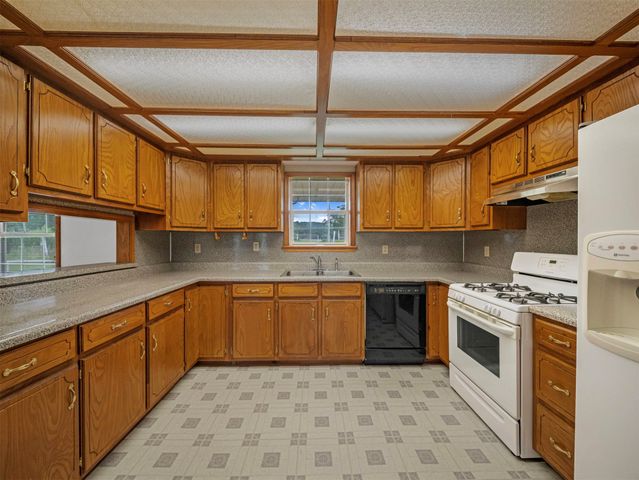 8611 N 100th Avenue W, Skiatook, OK 74070