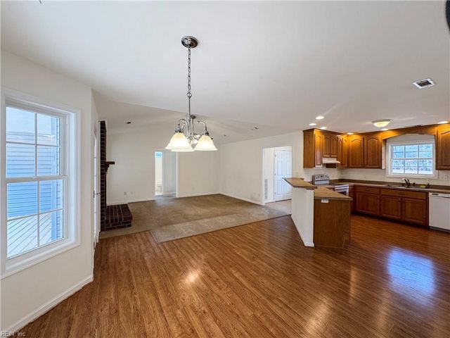 6916 Deerfield LN, Gloucester, VA 23061