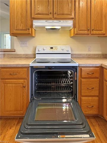 6916 Deerfield LN, Gloucester, VA 23061