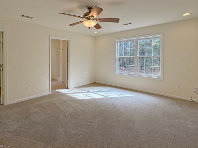 6916 Deerfield LN, Gloucester, VA 23061