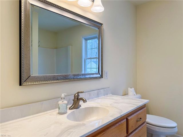 6916 Deerfield LN, Gloucester, VA 23061