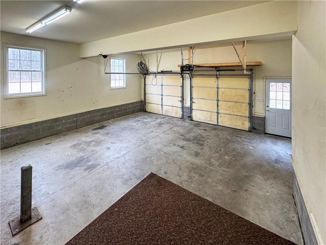 6916 Deerfield LN, Gloucester, VA 23061