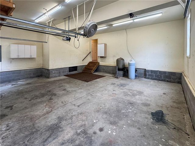 6916 Deerfield LN, Gloucester, VA 23061