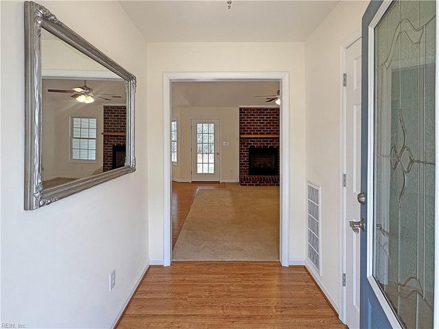 6916 Deerfield LN, Gloucester, VA 23061