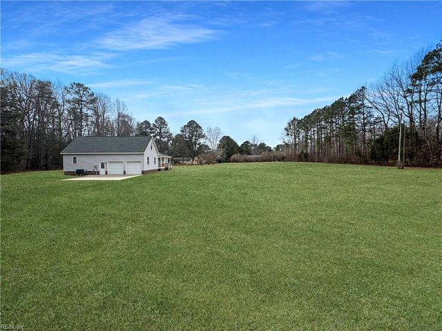 6916 Deerfield LN, Gloucester, VA 23061