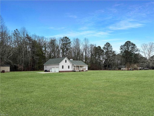 6916 Deerfield LN, Gloucester, VA 23061