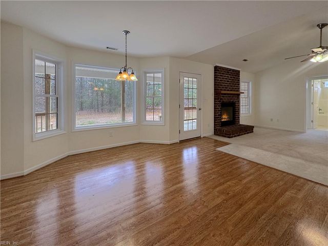 6916 Deerfield LN, Gloucester, VA 23061