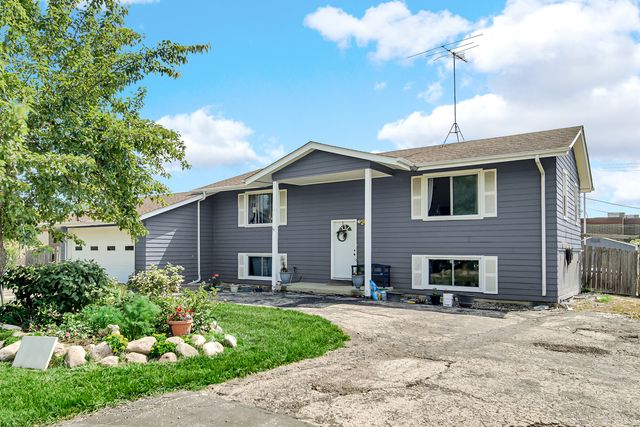 4N425 N 7th Avenue, Addison, IL 60101