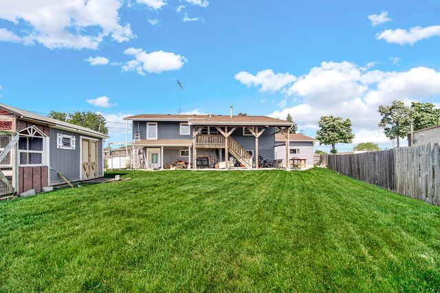4N425 N 7th Avenue, Addison, IL 60101