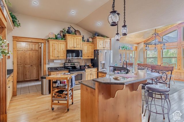 940 E CANYON RD, Hyde Park, UT 84318