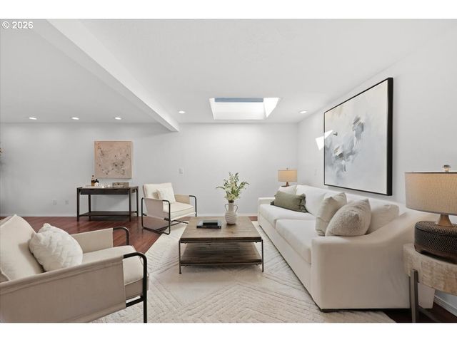 11920 Sw MURPHY Ln, Beaverton, OR 97008