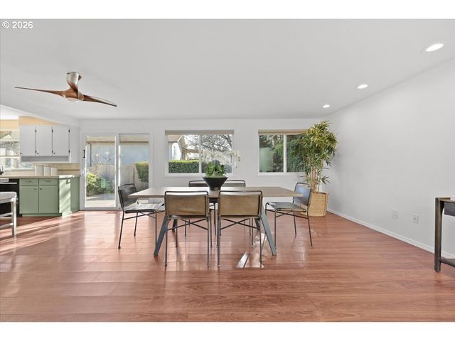 11920 Sw MURPHY Ln, Beaverton, OR 97008