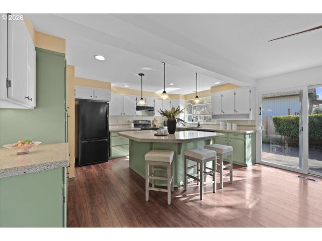 11920 Sw MURPHY Ln, Beaverton, OR 97008