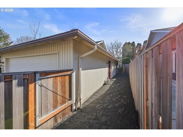 11920 Sw MURPHY Ln, Beaverton, OR 97008